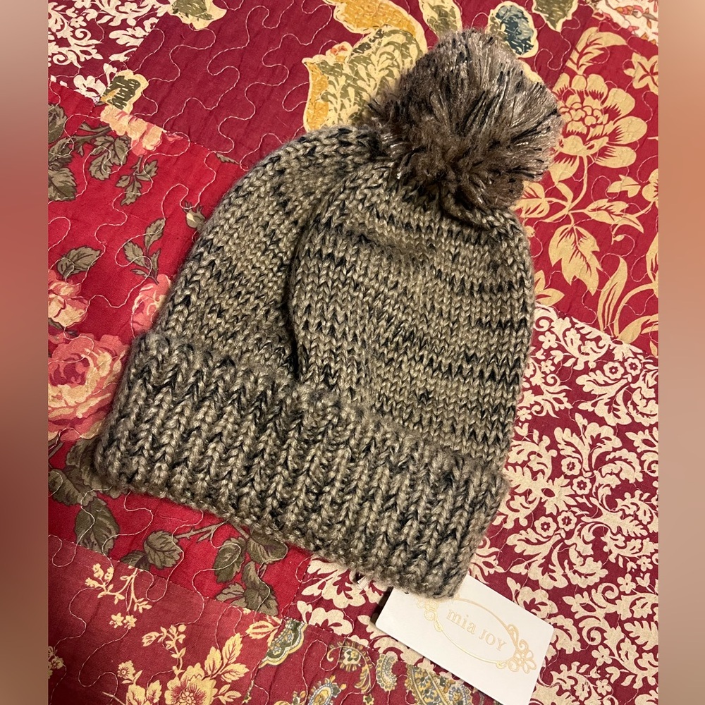 Cozy Brown Knit Pom-Pom Beanie
